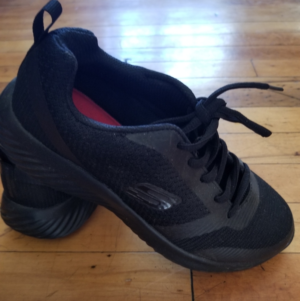 Sketchers memory foam shoes